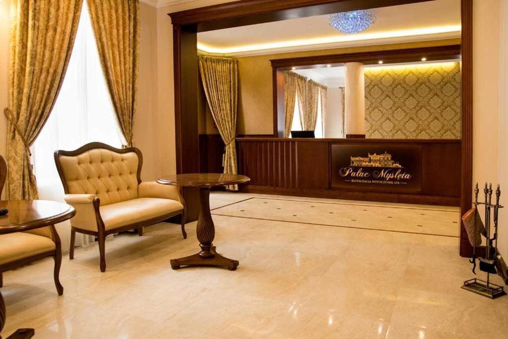 Palac Mysleta Uzdowo Экстерьер фото