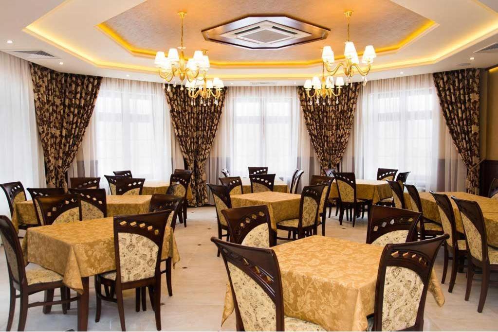 Palac Mysleta Uzdowo Экстерьер фото