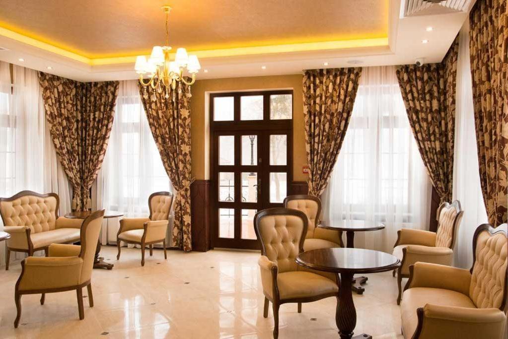 Palac Mysleta Uzdowo Экстерьер фото