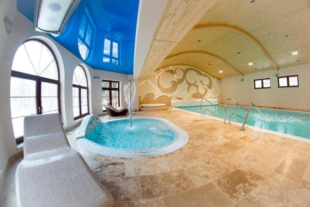 Palac Mysleta Uzdowo Экстерьер фото