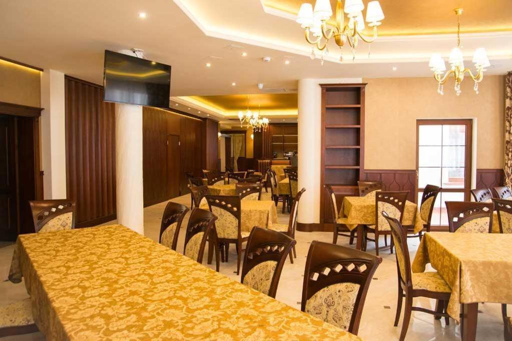 Palac Mysleta Uzdowo Экстерьер фото