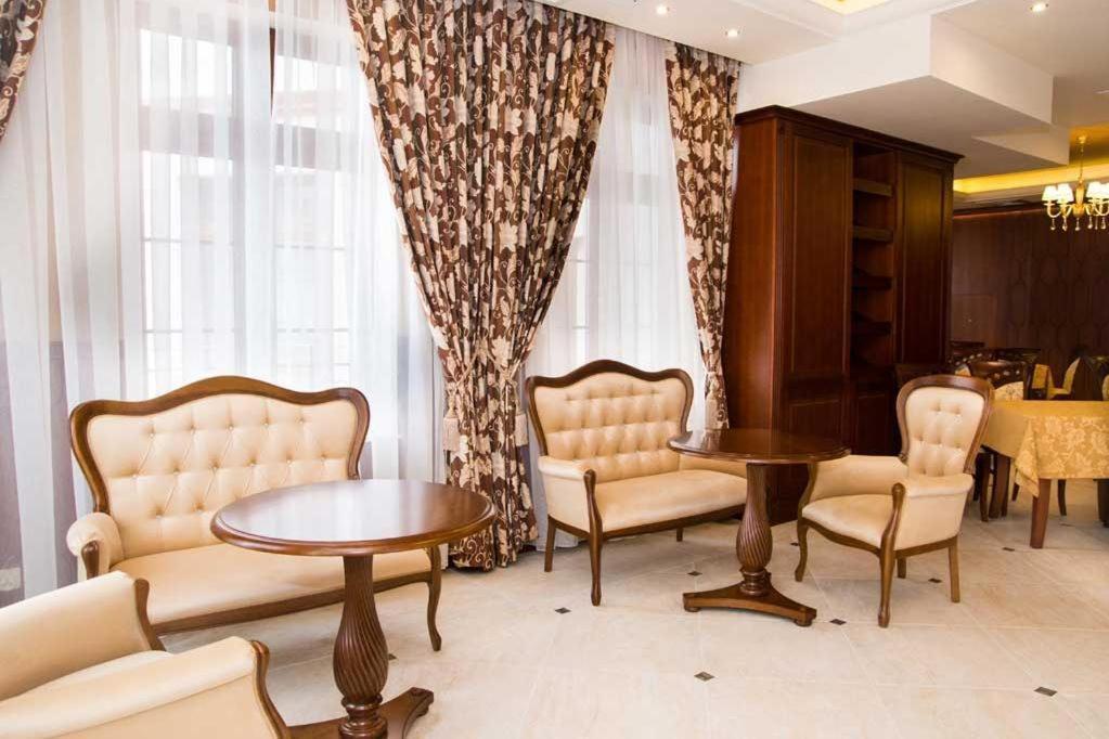 Palac Mysleta Uzdowo Экстерьер фото