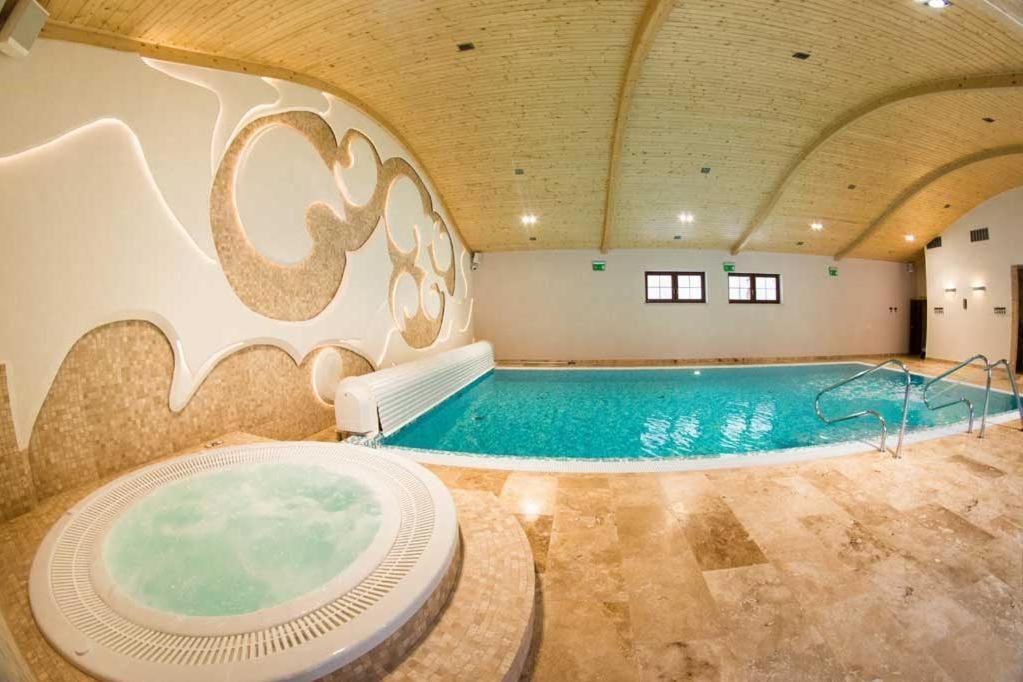 Palac Mysleta Uzdowo Экстерьер фото